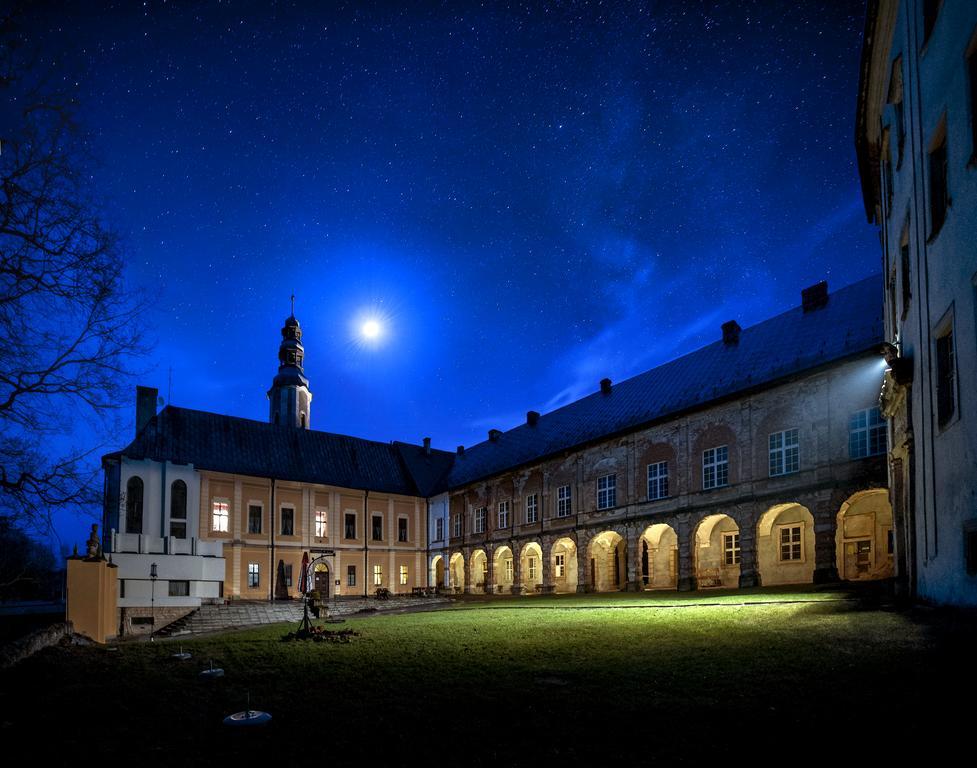 Zamek Miedzylesie Hotel ภายนอก รูปภาพ